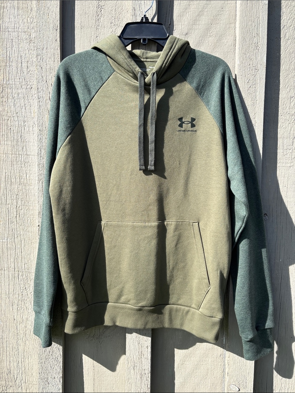 Under Armour Green Two-Tone Pullover Hoodie Sweatshirt